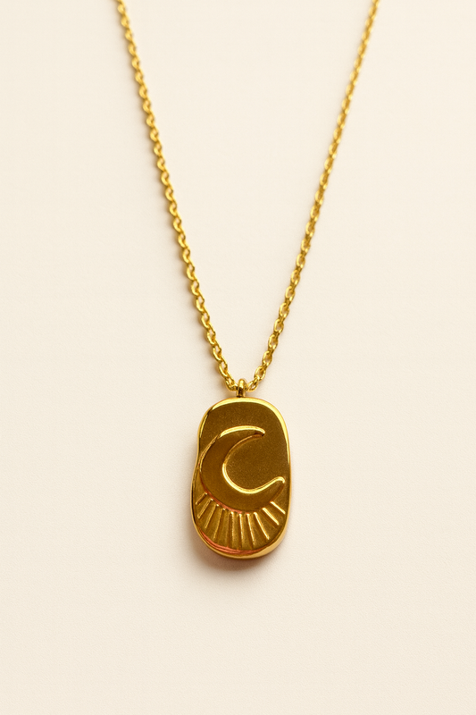 🌙 Crescent Moonrise Necklace